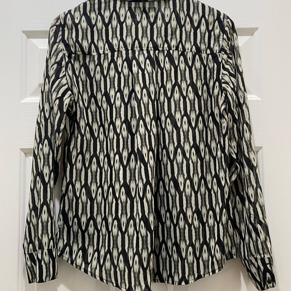 Guess London Sleeve Sheer Button Up Blouse with Roll Tab Sleeves, Large - Picture 9 of 13